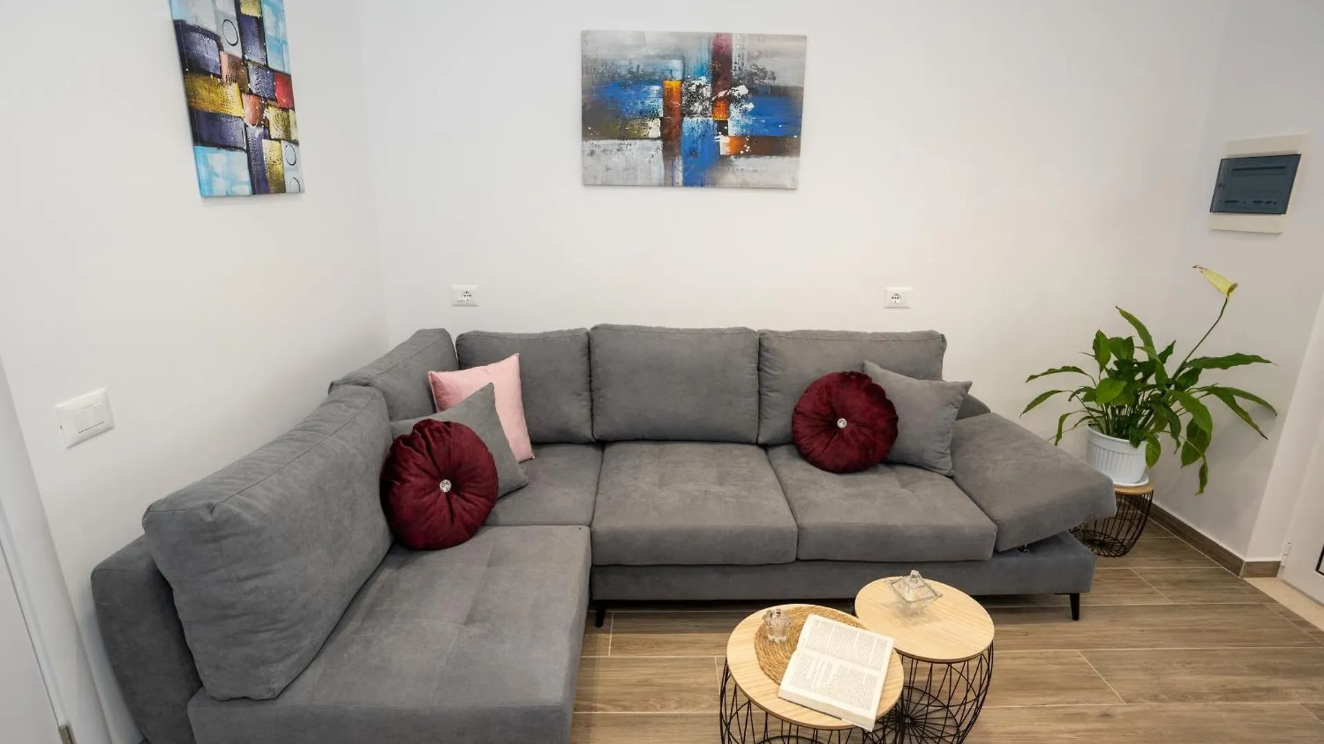 Sunnydream Apartaments Saranda Guest house