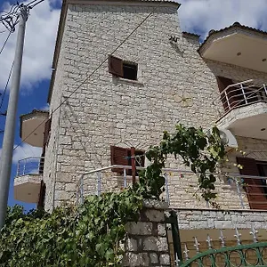Eglent's Tourist House Maison d'hôtes